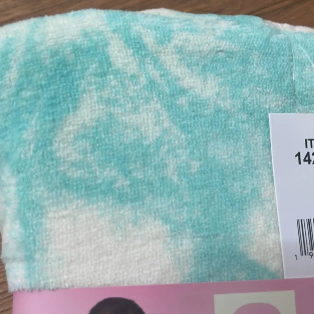 BCBG girls 2 piece‎ plush hoodie aqua and legging set
